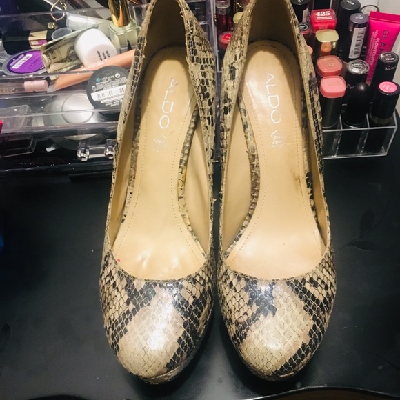 Aldo size 39 (8.5) platform snakeskin - Picture 2 of 3